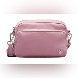 Lululemon Everywhere Crossbody Bag 2L Rose Blush NWOT